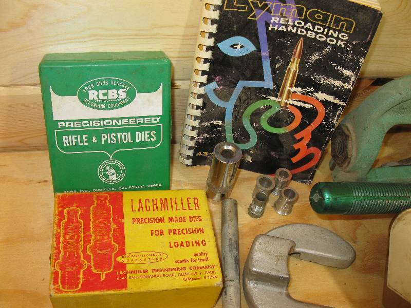 lot 27 image: Centerfire Reloader and Accessories