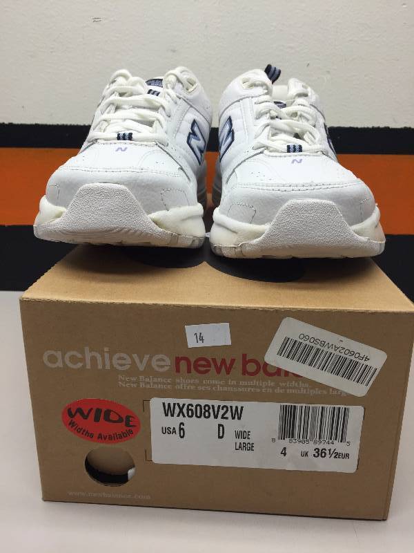 NEW BALANCE SHOES 608 V2 SIZE 6 WIDE