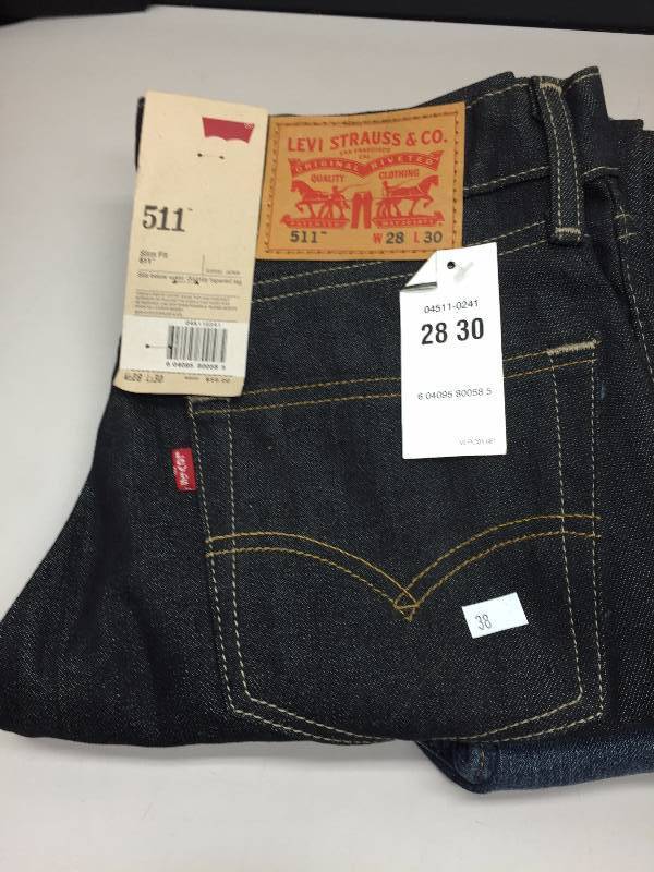 BLUE JEANS LEVIS 28X30 SLIM FIT, CARHARTT 34X30, ROCK AND REPUBLIC 23X32 LOWRISE BOOTCUT