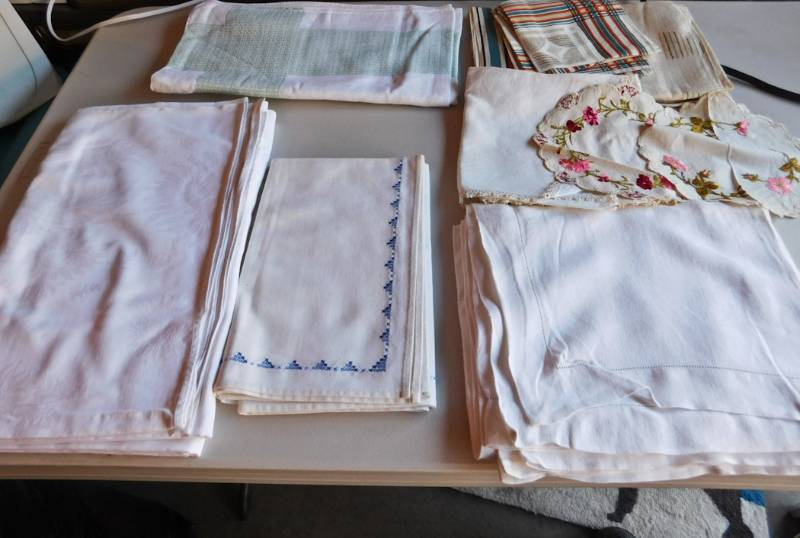 vintage table linens