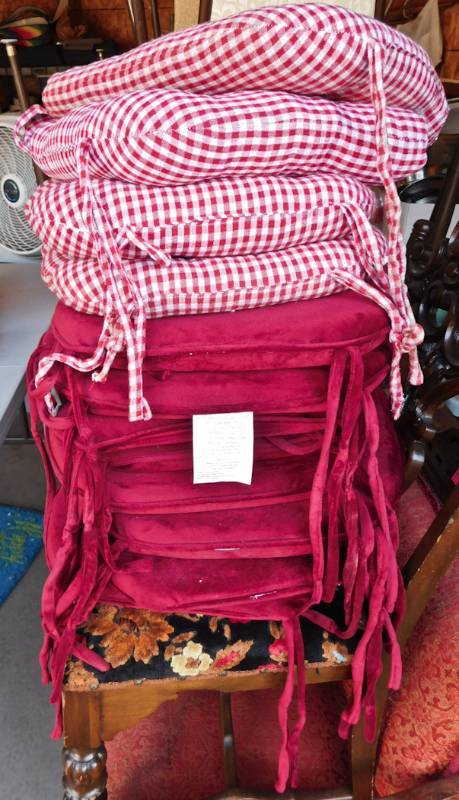 seat cushions 8-red 4- checkered