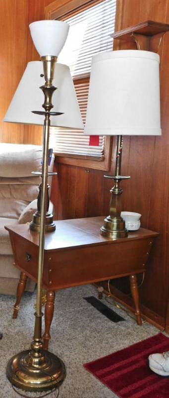 3 lamps 1-floor 2 table