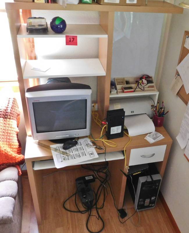 computer desk no other contents