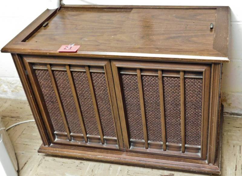 antique dresser 3 drawers