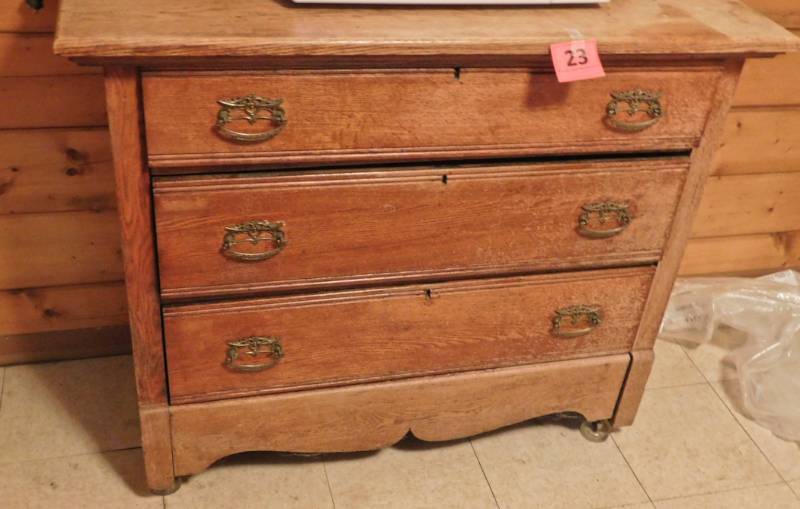 antique dresser 3 drawers
