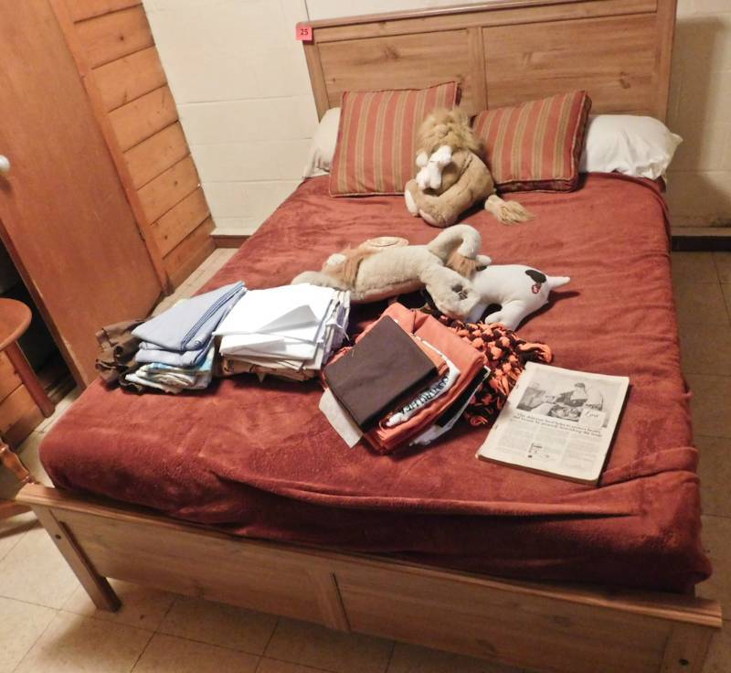 Ikea bed mattress-box optional