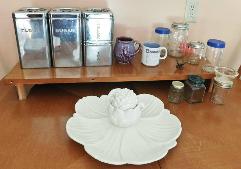 kitchen and serving items