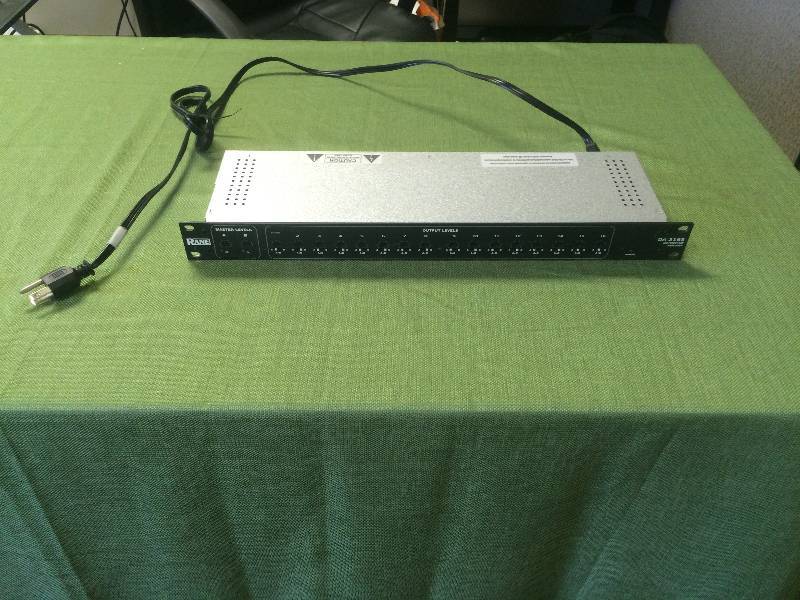 lot 32 image: Rane Distribution Amplifier