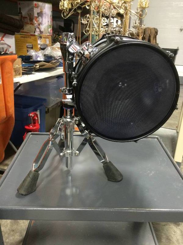 lot 75 image: Risen Drums Subkick Speaker on a Yamaha Stand
