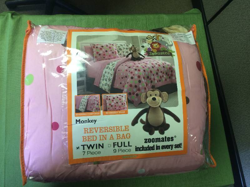 lot 96 image: New Kids Monkey Bed Set  Zoomate