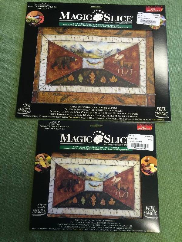 lot 106 image: Quantity 2 Brand New Decorative Cutting Boards