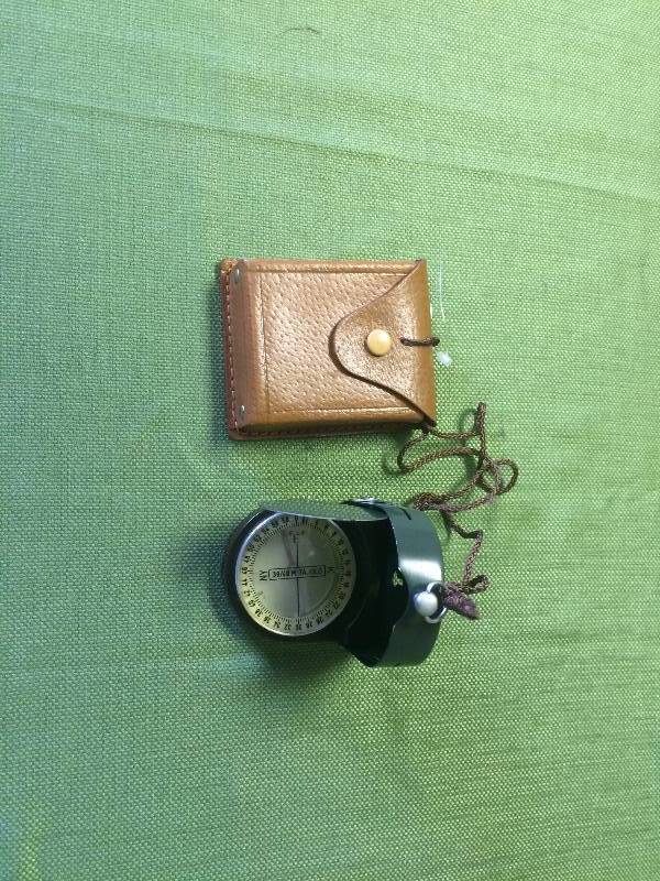 lot 107 image: New Hungarian Military Compass in Pouch