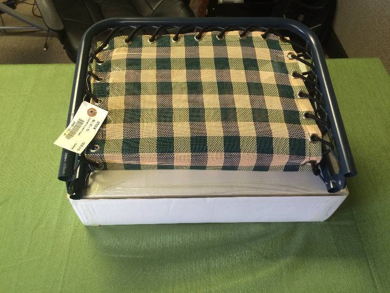 lot 110 image: Small Foldable Pet Bed