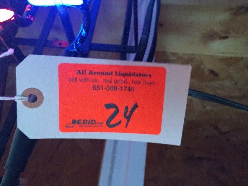 lot 24 image: Beer Neon Sign  works, but needs some neon work