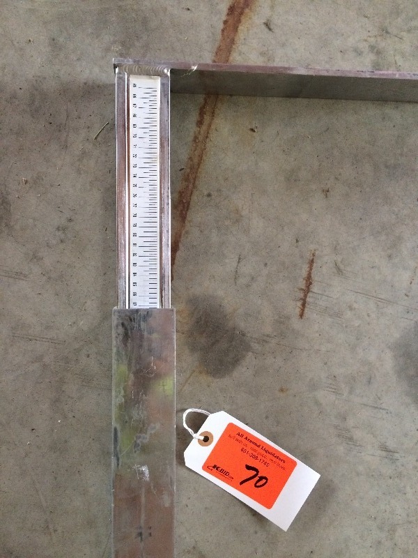 lot 70 image: Stager Tire Gauge    lightly used