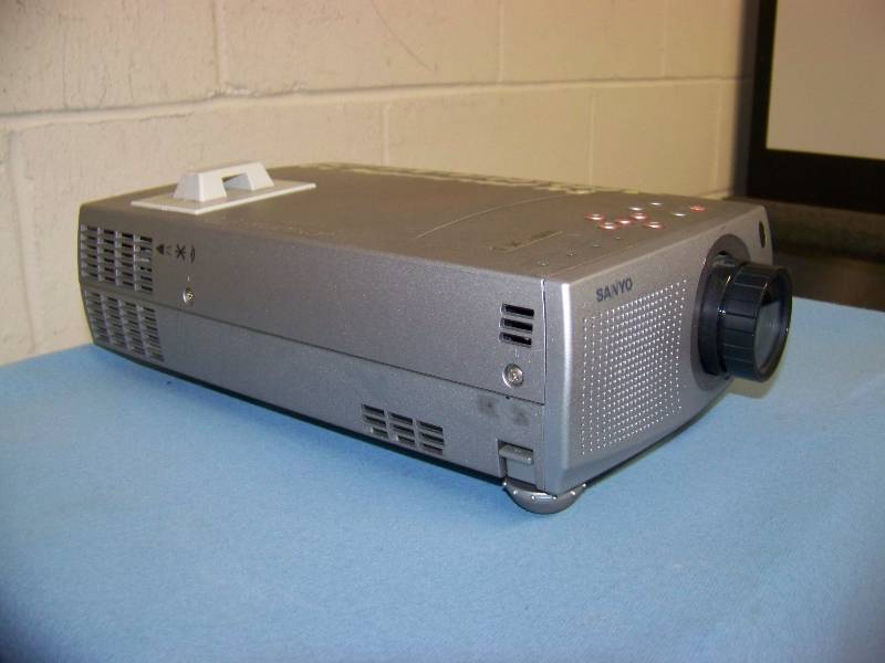 lot 29 image: Sanyo, PLC-SW15, LCD Projector