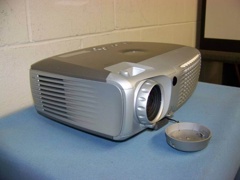 lot 24 image: Dell, 4100MP, DLP Projector