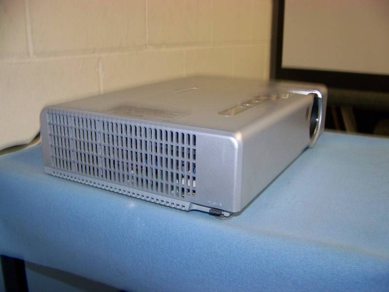 lot 21 image: Panasonic, PT-LB60U, LCD Projector