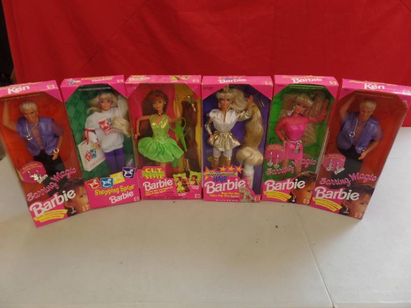 lot 713 image: Barbie Collection- Featuring Fashion