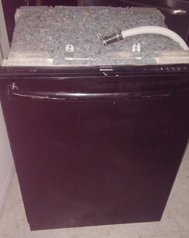 lot 6 image: Bosch Black Dishwasher with top buttons