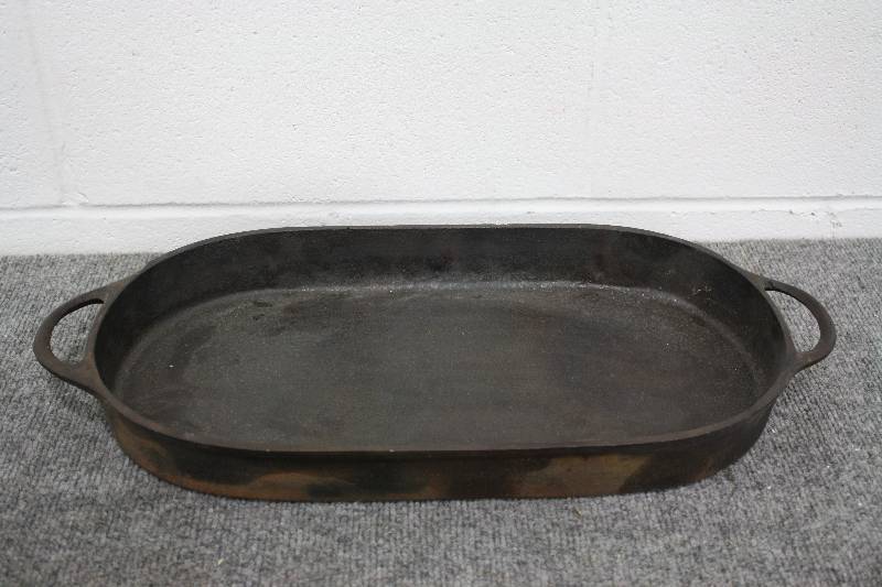 lot 58 image: Large Cast Iron Pan