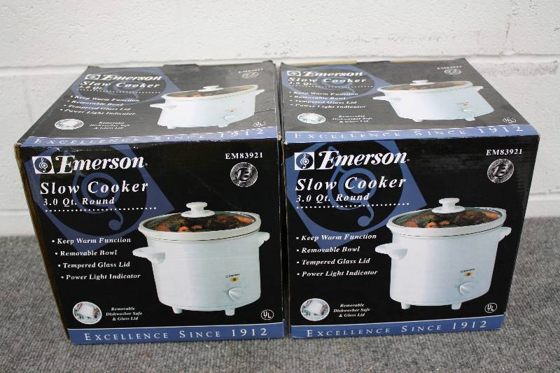 lot 60 image: 2 Slow Cookers