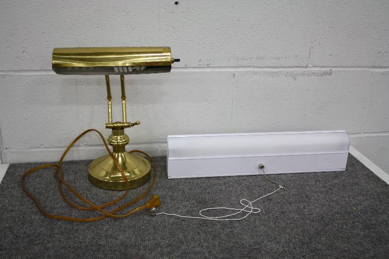 lot 91 image: Desk Lamp and Light
