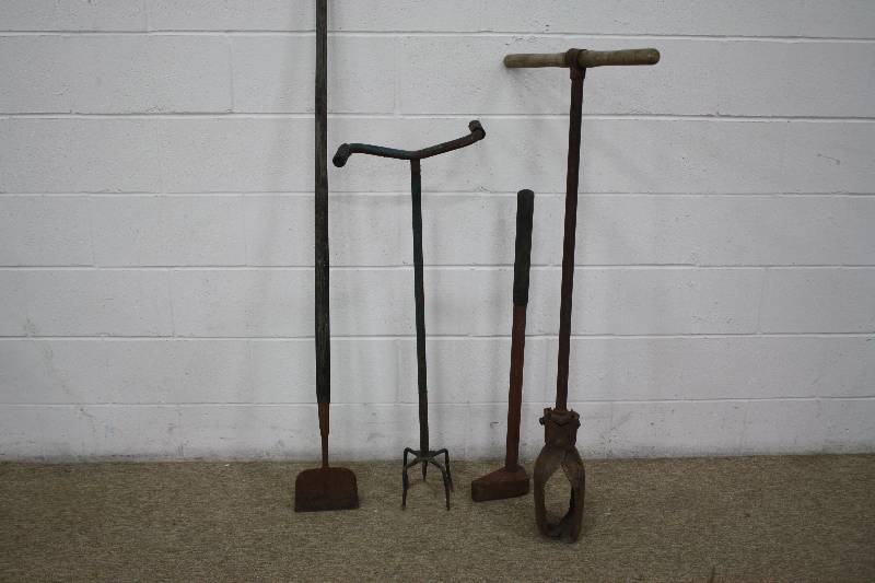 lot 125 image: Yard Tools #2
