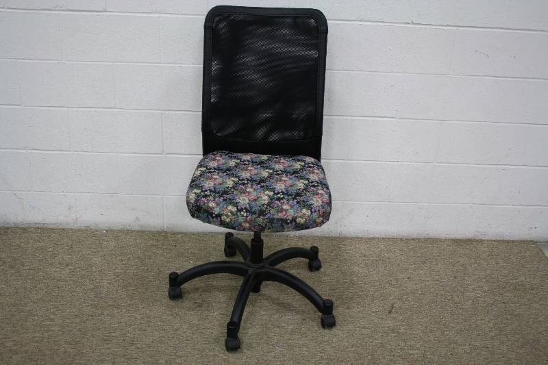 lot 143 image: Office Chair