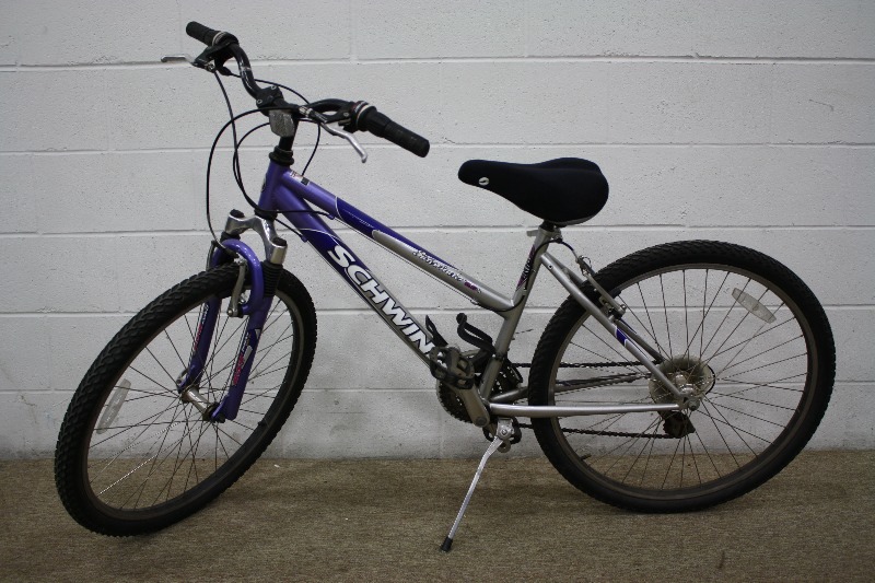 lot 122 image: Schwinn 21 Speed Side-Winder