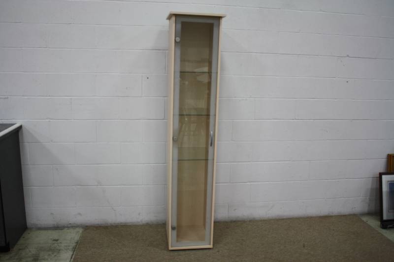 lot 123 image: Lighted Glass Display Case