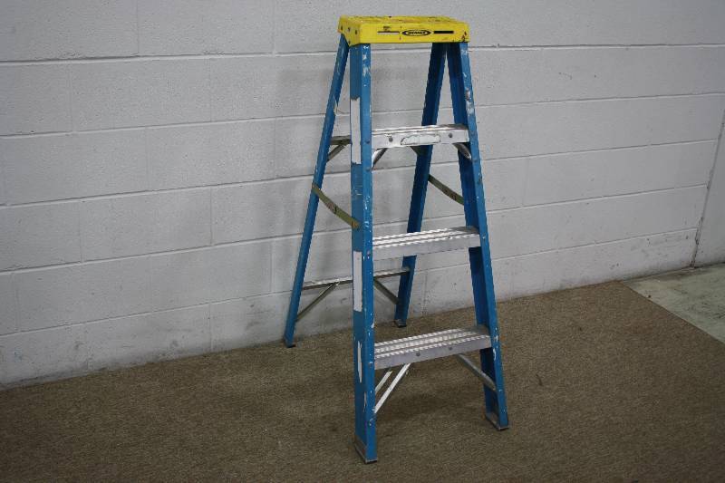 lot 54 image: Werner 4ft Ladder