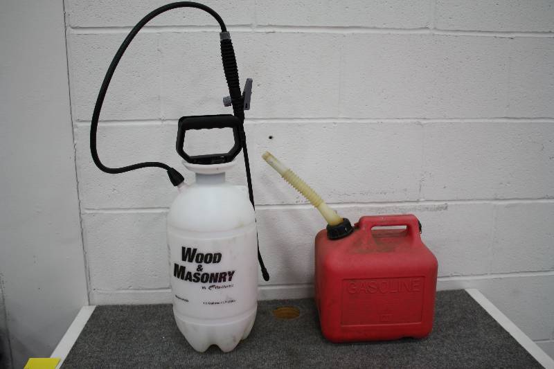 lot 188 image: Tank Sprayer & Gas Tank