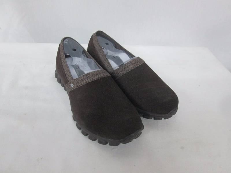 Skechers Womens Cuddled Up Quilted Casual Sport Slip-On