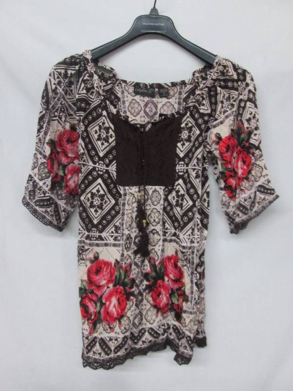 Lola P Cold-Shoulder Print Top