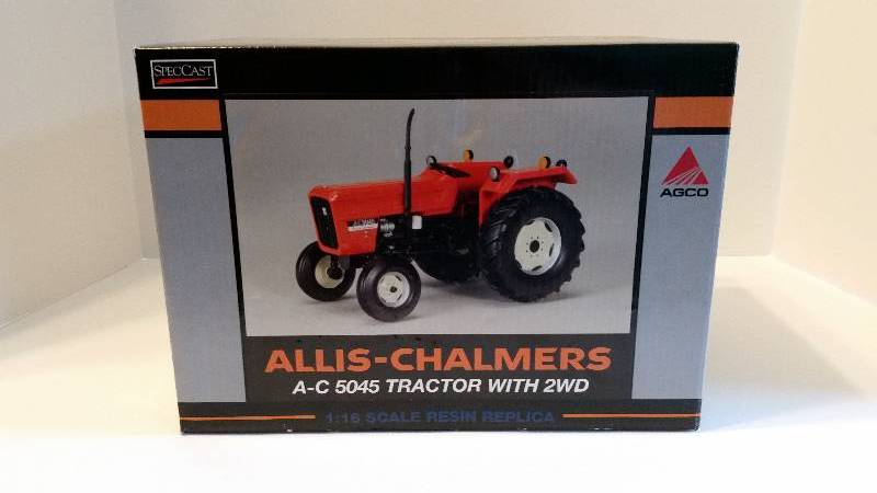 lot 5J image: SpecCast Classic Series 116 Scale Allis Chalmers 5045 2WD Tractor