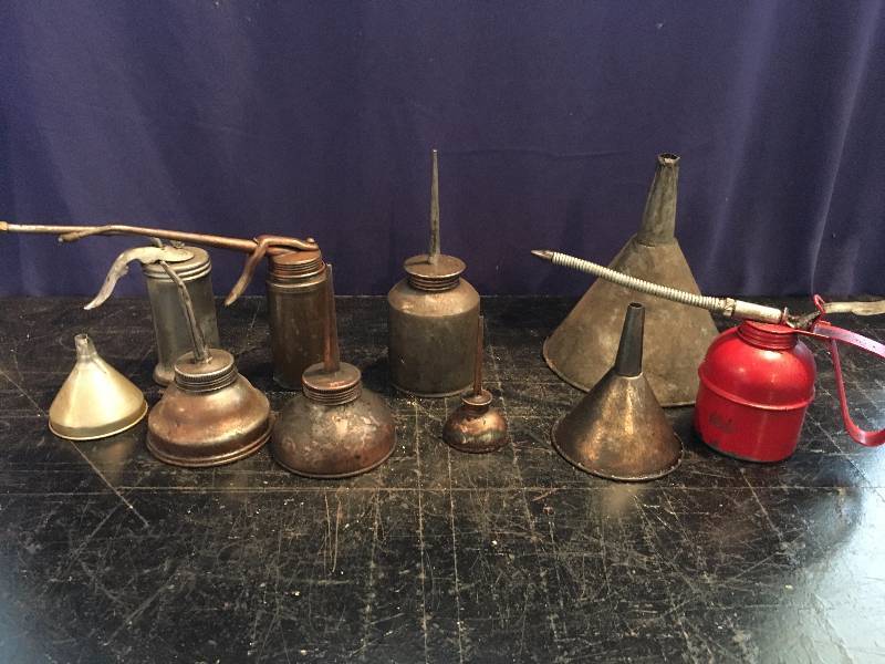 Wow Check Out This Group Of Vintage Oil Cans