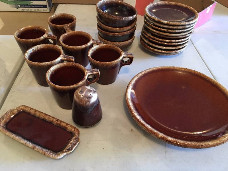 hull Oven Proof U.S.A. Dishes, Large Set