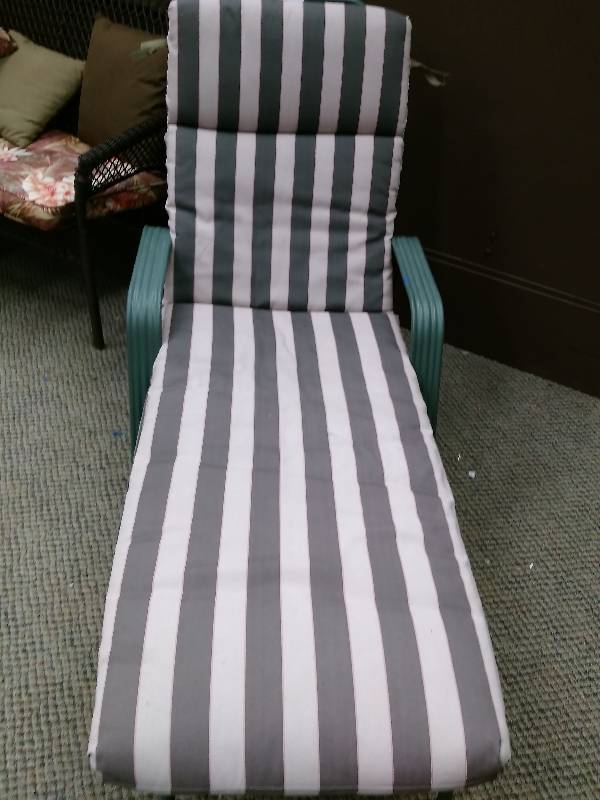 Outdoor Lounge Chair