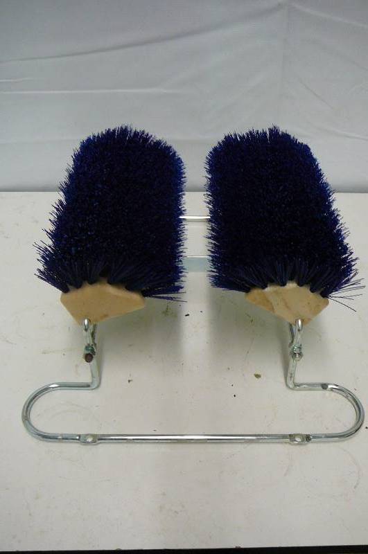 lot 11 image: BOOT BRUSH