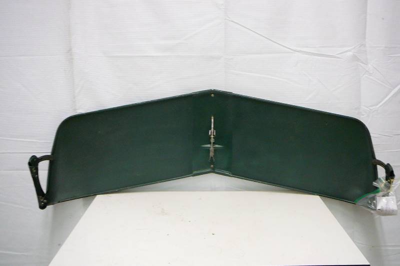 lot 13 image: VINTAGE SUN VISOR