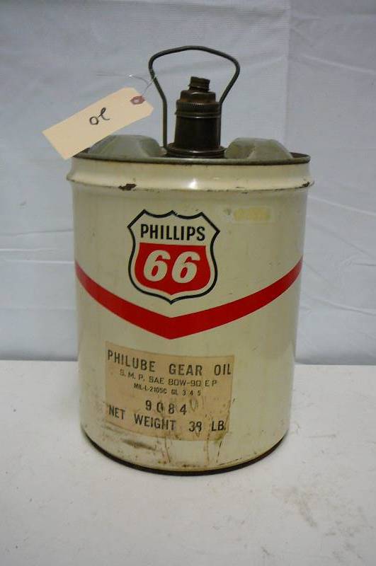 lot 20 image: VINTAGE LUBE GEAR OIL CAN