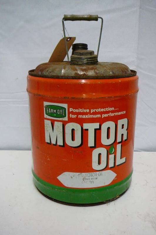 lot 21 image: VINTAGE MOTOR OIL CAN