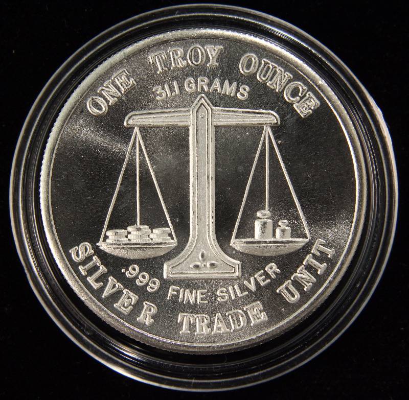 1 TROY OZ. .999 FINE SILVER VINTAGE SILVER TRADE UNIT EAGLE WITH FLAG IN AIRTITE