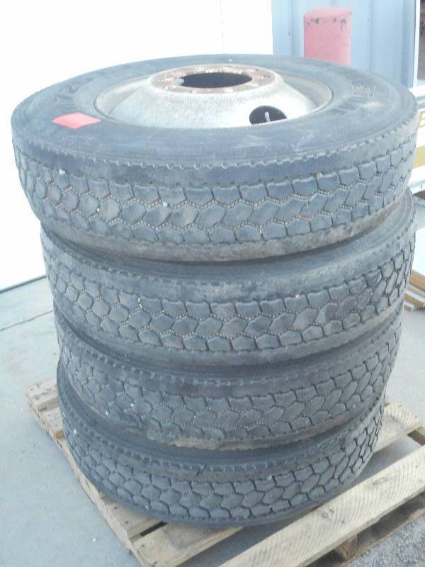 (4) Bridegstone M726EL Radial Mud &...