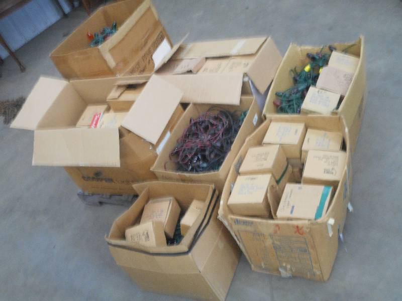 Pallet Lot Of Holiday Light Sets & ...
