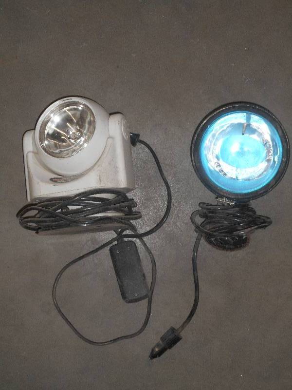 (2) 12Volt Marine Spotlights ...