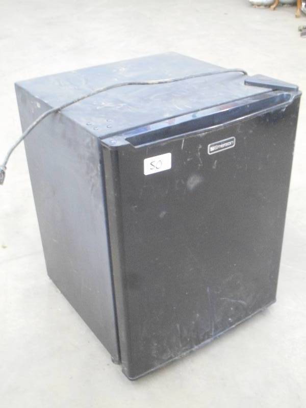 Emerson Mini-Fridge, Needs Cleaning...
