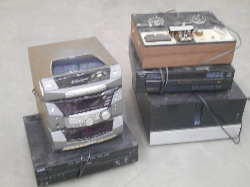 Lot Of RCA Stereo, KLH 5-Disc Chan...