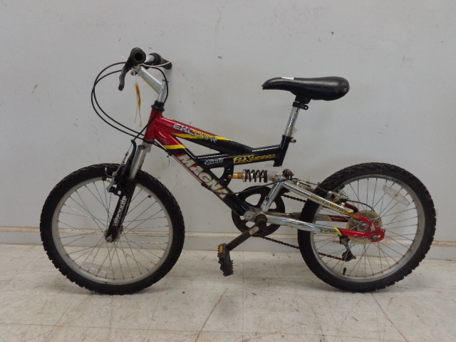 lot 48 image: Youth Bike